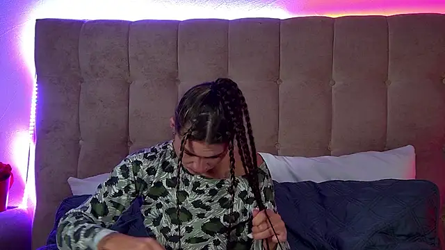 Snapshot of RachelSimpson chatting on 10-12-25, 06:29 RachelSimpson online show from 10-12-25, 06:29