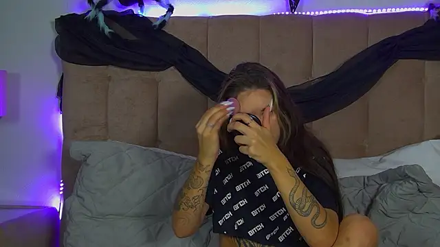 Snapshot of RachelSimpson chatting on 10-31-25, 06:31 RachelSimpson online show from 10-31-25, 06:31