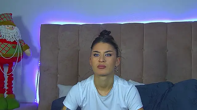 Snapshot of RachelSimpson chatting on 12-02-25, 06:25 RachelSimpson online show from 12-02-25, 06:25