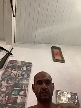 Snapshot of raphadoors19 chatting on 10-29-25, 02:47 raphadoors19 online show from 10-29-25, 02:47