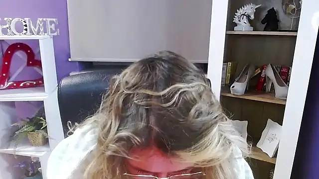 Snapshot of Zoey_Erotic chatting on 01-06-26, 05:33 Zoey Erotic online show from 01-06-26, 05:33