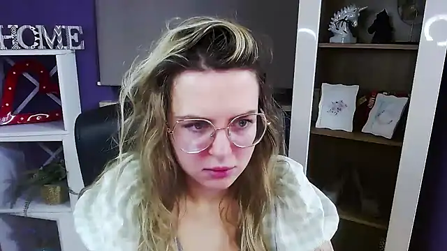 Snapshot of Zoey_Erotic chatting on 01-07-26, 05:43 Zoey Erotic online show from 01-07-26, 05:43