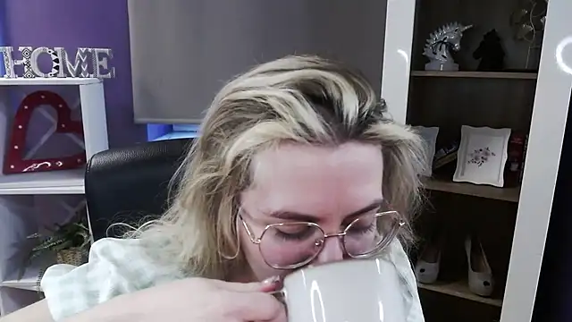 Zoey Erotic online show from 03-11-26, 05:35