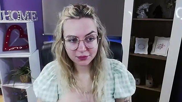 Zoey Erotic online show from 03-16-26, 05:35