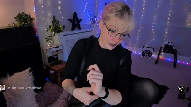 AliceW0lf online show from 03-03-25, 08:54