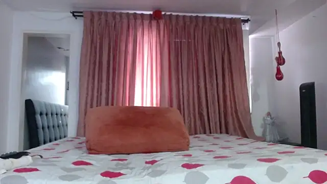 Snapshot of linapalacios chatting on 06-02-26, 10:34 linapalacios online show from 06-02-26, 10:34