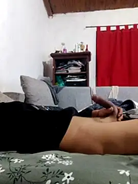Snapshot of Elverguditojaja chatting on 07-19-26, 01:42 Elverguditojaja online show from 07-19-26, 01:42