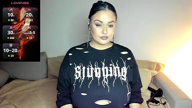 Snapshot of Laura_sinner chatting on 10-23-25, 04:39 Laura sinner online show from 10-23-25, 04:39