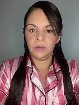 Snapshot of Kataliina chatting on 02-04-25, 04:15 Kataliina online show from 02-04-25, 04:15