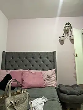 Snapshot of Kataliina chatting on 02-09-25, 10:54 Kataliina online show from 02-09-25, 10:54