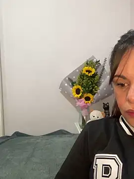 Snapshot of Kataliina chatting on 03-19-25, 03:52 Kataliina online show from 03-19-25, 03:52