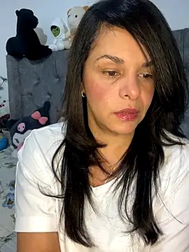 Snapshot of Kataliina chatting on 11-29-25, 04:59 Kataliina online show from 11-29-25, 04:59