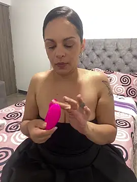 Snapshot of Kataliina chatting on 05-12-26, 03:31 Kataliina online show from 05-12-26, 03:31