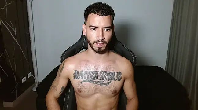 Snapshot of Dangerous-Men chatting on 02-06-25, 01:05 Dangerous-Men online show from 02-06-25, 01:05