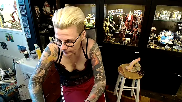 Snapshot of MaryG chatting on 01-21-25, 09:35 MaryG online show from 01-21-25, 09:35