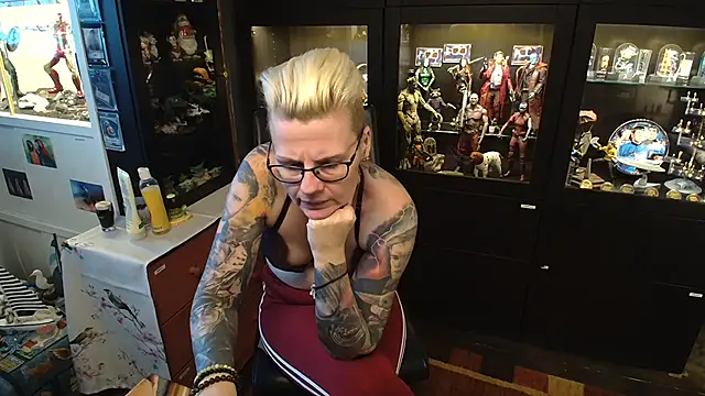 Snapshot of MaryG chatting on 01-22-25, 02:03 MaryG online show from 01-22-25, 02:03