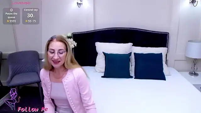 Snapshot of FoxyRamona chatting on 07-07-26, 06:47 FoxyRamona online show from 07-07-26, 06:47