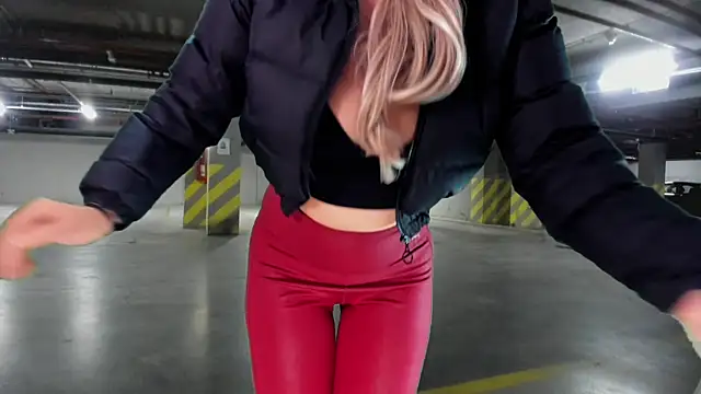 Snapshot of Pandora_Vibes chatting on 03-18-25, 10:57 Pandora Vibes online show from 03-18-25, 10:57