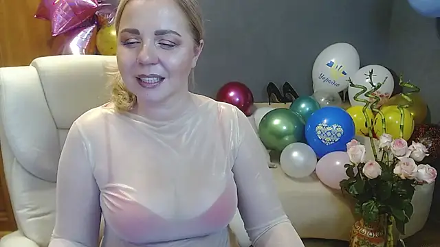 Snapshot of Cute_sun chatting on 12-11-24, 12:12 Cute sun online show from 12-11-24, 12:12