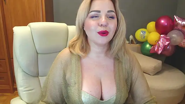 Snapshot of Cute_sun chatting on 02-12-25, 06:29 Cute sun online show from 02-12-25, 06:29