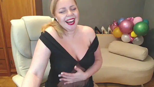 Snapshot of Cute_sun chatting on 03-19-25, 09:05 Cute sun online show from 03-19-25, 09:05