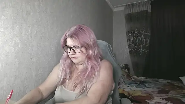 Snapshot of Diana_49 chatting on 07-07-26, 06:05 Diana 49 online show from 07-07-26, 06:05