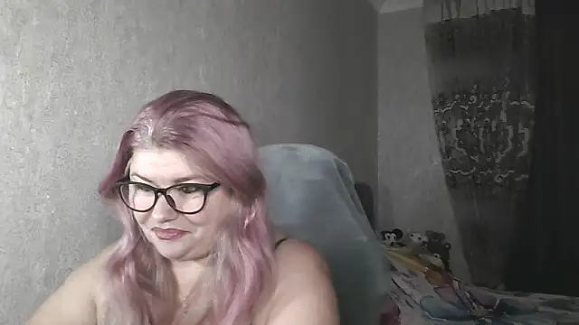 Snapshot of Diana_49 chatting on 07-11-26, 08:28 Diana 49 online show from 07-11-26, 08:28