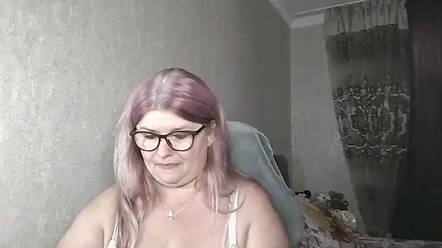 Snapshot of Diana_49 chatting on 07-13-26, 12:41 Diana 49 online show from 07-13-26, 12:41