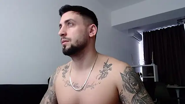 Snapshot of _DylanGreen chatting on 03-18-25, 08:36 DylanGreen online show from 03-18-25, 08:36