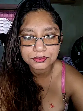 Snapshot of Sivanija_21 chatting on 02-04-25, 06:06 Sivanija 21 online show from 02-04-25, 06:06