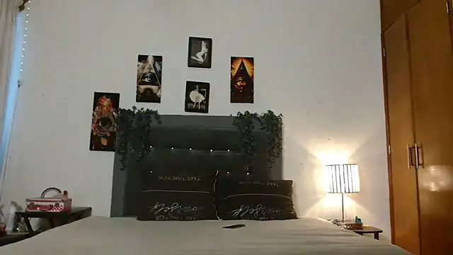 3littleschoolteens online show from 12-18-25, 08:15