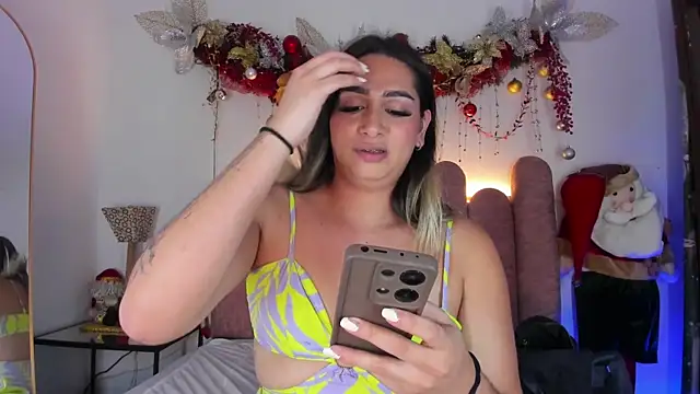 Snapshot of ISABELLASSMITH chatting on 01-09-25, 09:05 ISABELLASSMITH online show from 01-09-25, 09:05