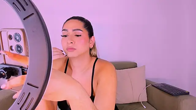 Snapshot of ISABELLASSMITH chatting on 02-25-25, 06:03 ISABELLASSMITH online show from 02-25-25, 06:03