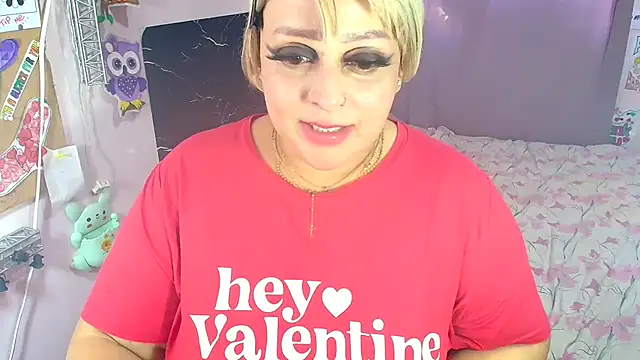 Snapshot of Queen_Anne chatting on 12-25-24, 08:50 Queen Anne online show from 12-25-24, 08:50