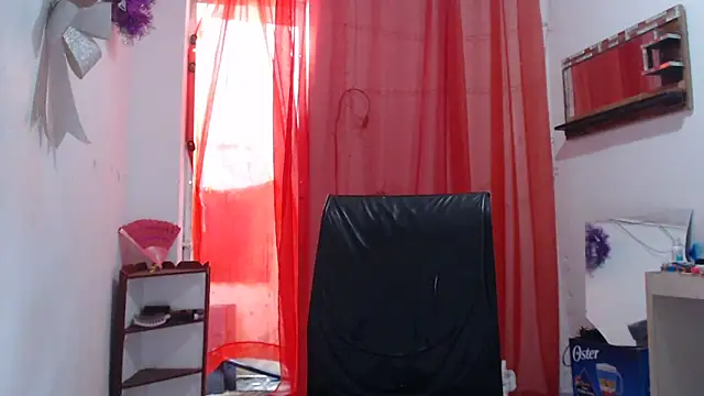 Snapshot of heyline_milf chatting on 05-08-26, 07:52 heyline milf online show from 05-08-26, 07:52
