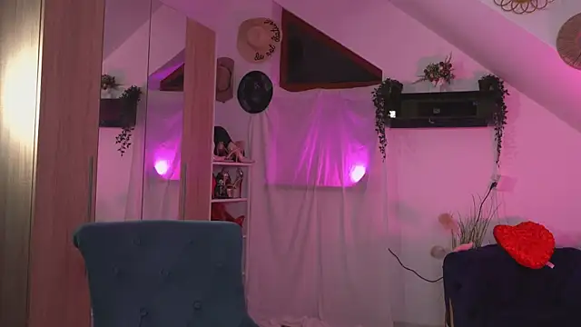 Amaliamour online show from 10-04-25, 01:25