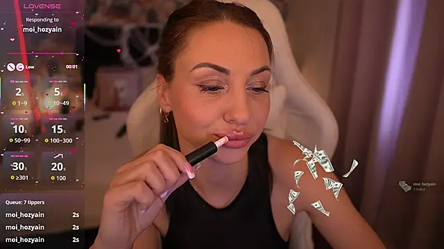 KristiiMax online show from 10-28-25, 10:41