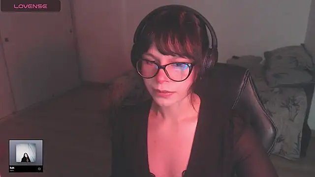 Snapshot of modjo_ chatting on 12-17-25, 04:18 modjo online show from 12-17-25, 04:18