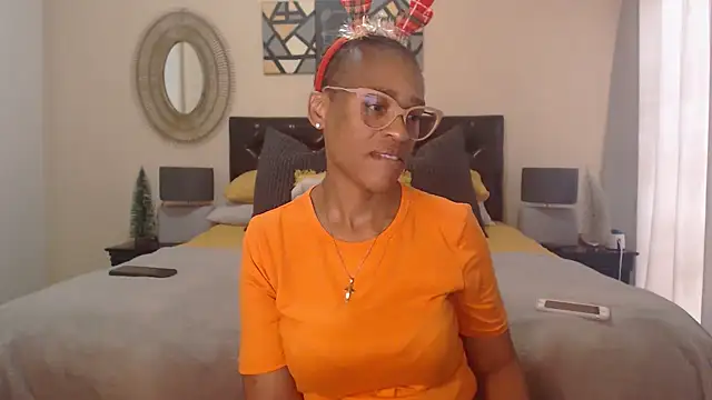 Snapshot of Creamyass22 chatting on 12-23-24, 01:13 Creamyass22 online show from 12-23-24, 01:13