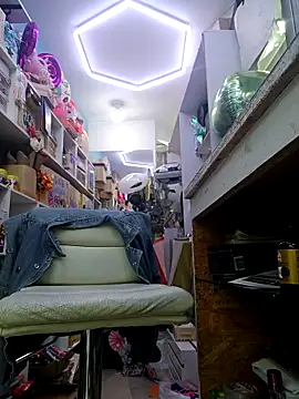 LunaZambrano online show from 04-18-26, 06:34