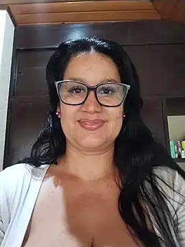 Snapshot of keilymadam chatting on 06-17-26, 02:07 keilymadam online show from 06-17-26, 02:07