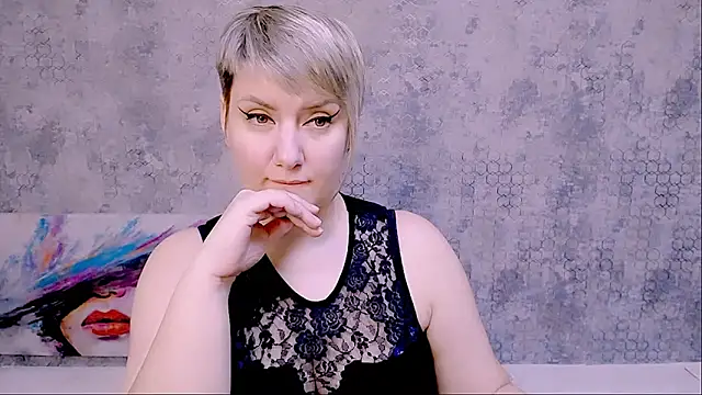 Snapshot of Djullia chatting on 02-08-25, 09:13 Djullia online show from 02-08-25, 09:13