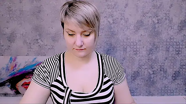 Snapshot of Djullia chatting on 02-23-25, 06:07 Djullia online show from 02-23-25, 06:07