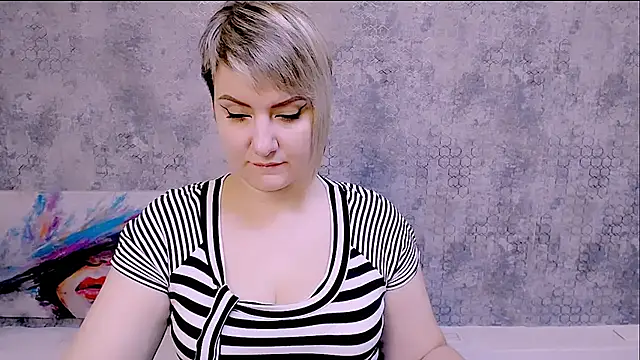 Snapshot of Djullia chatting on 09-20-25, 05:08 Djullia online show from 09-20-25, 05:08