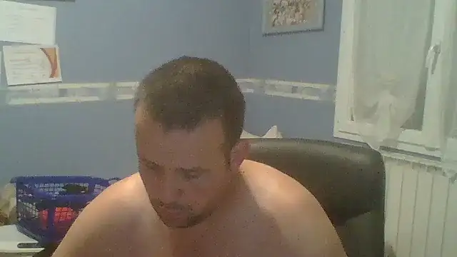 Snapshot of manubm03 chatting on 09-17-25, 04:14 manubm03 online show from 09-17-25, 04:14