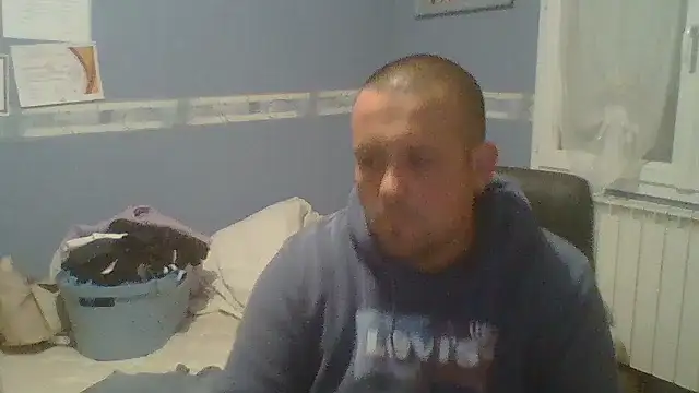 Snapshot of manubm03 chatting on 10-14-25, 03:57 manubm03 online show from 10-14-25, 03:57