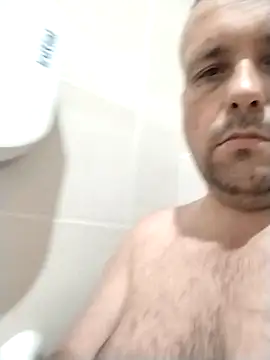 Snapshot of manubm03 chatting on 10-30-25, 11:33 manubm03 online show from 10-30-25, 11:33