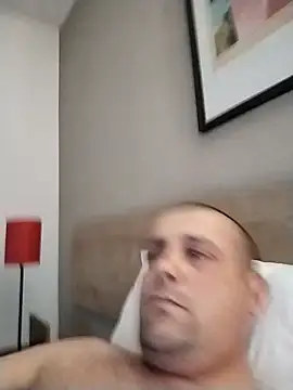 Snapshot of manubm03 chatting on 11-25-25, 09:48 manubm03 online show from 11-25-25, 09:48