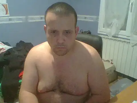 Snapshot of manubm03 chatting on 12-14-25, 07:58 manubm03 online show from 12-14-25, 07:58