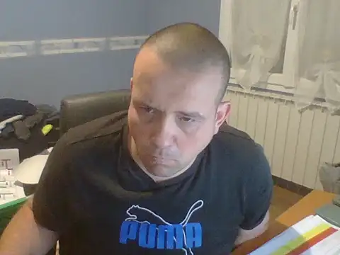 Snapshot of manubm03 chatting on 01-16-26, 07:45 manubm03 online show from 01-16-26, 07:45